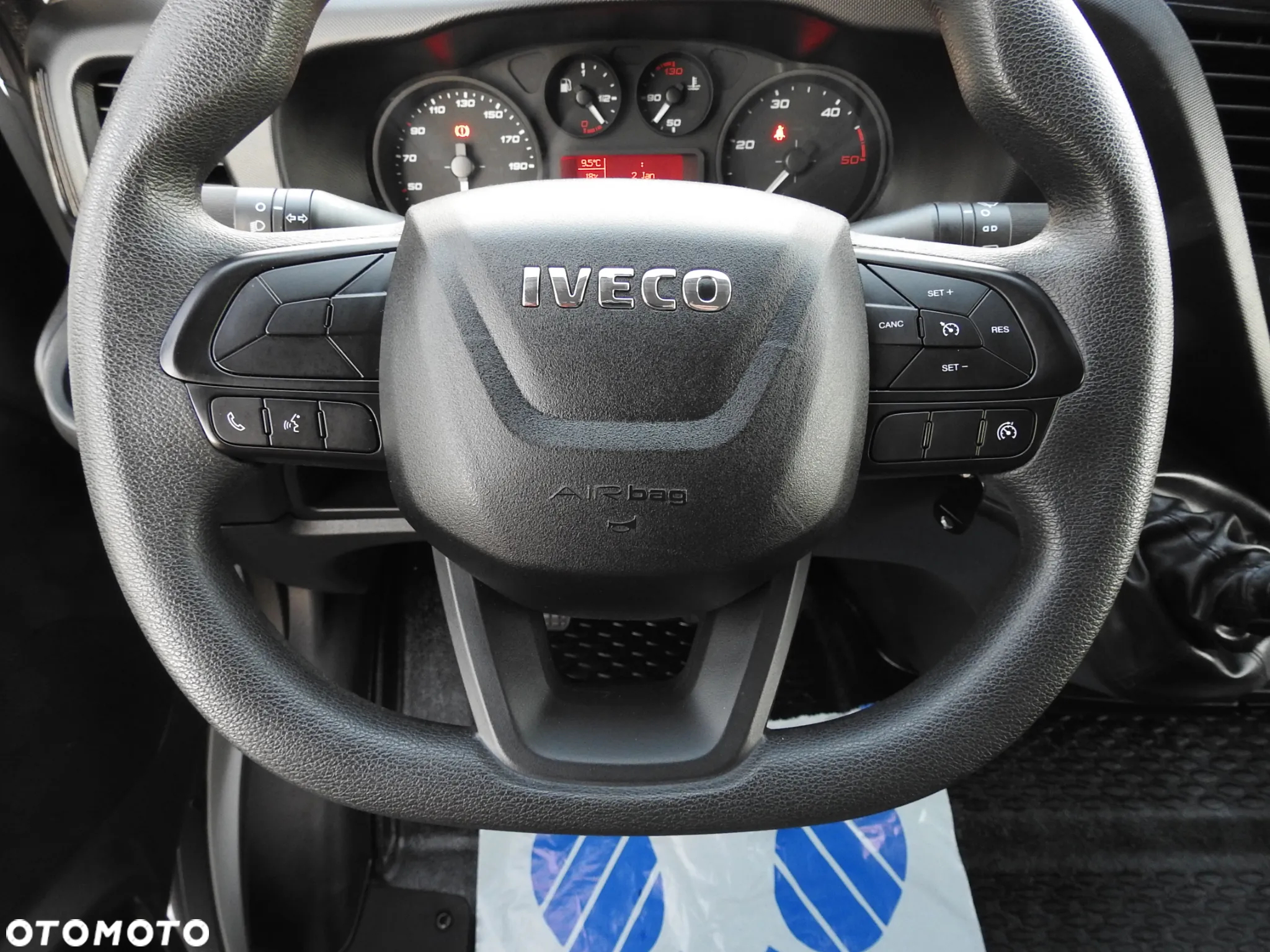 Iveco DAILY 35S16 KONTENER WINDA 8 PALET TEMPOMAT KLIMATYZACJA BLIŹNIACZE KOŁA 160KM [ 689599 ] - 31