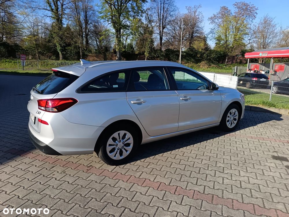 Hyundai i30 1.5 DPI Classic + - 8