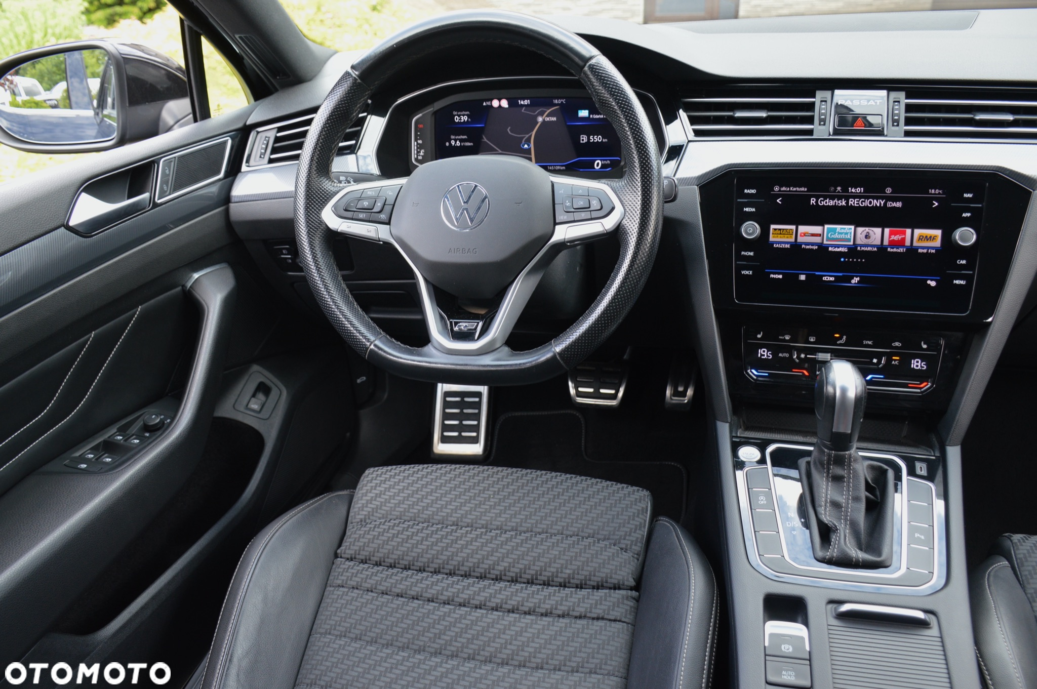 Volkswagen Passat Variant 2.0 TDI SCR DSG R-Line - 19