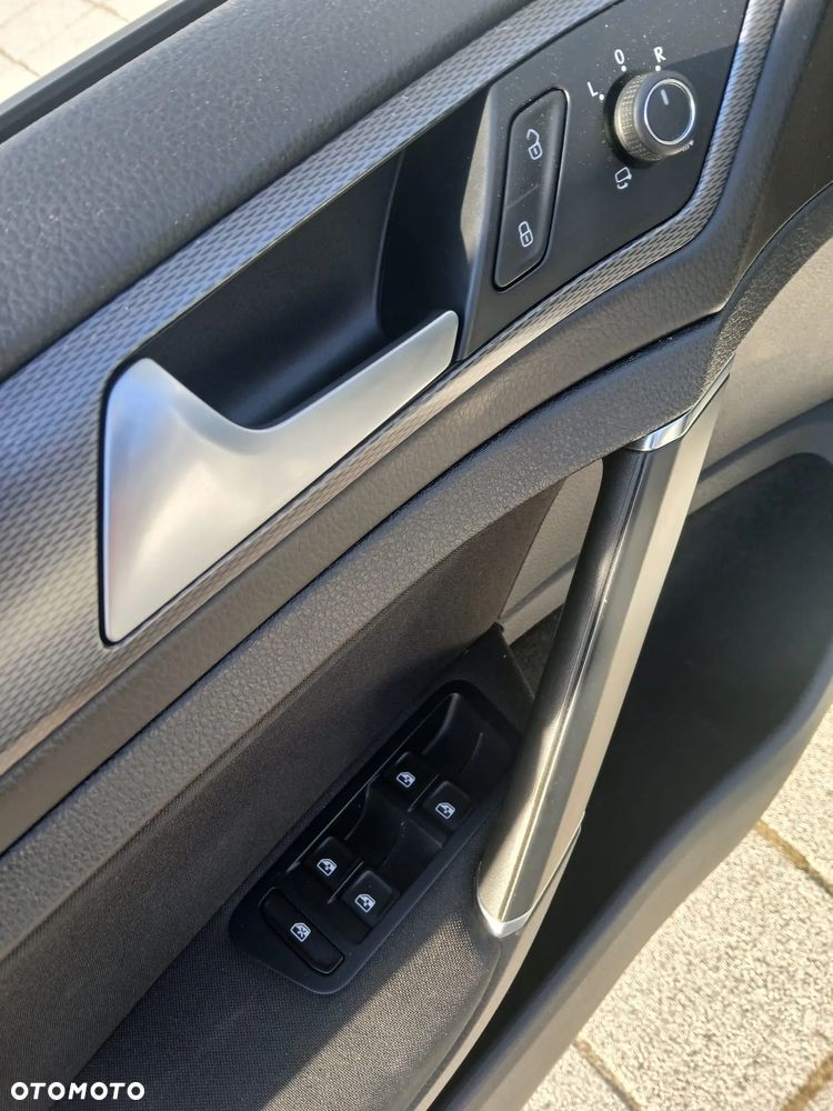 Volkswagen Golf 1.6 TDI BlueMotion Technology Lounge - 38