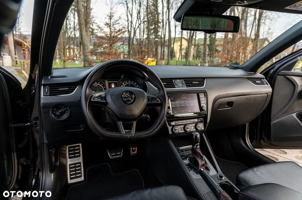 Skoda Octavia 2.0 TDI DSG RS - 34