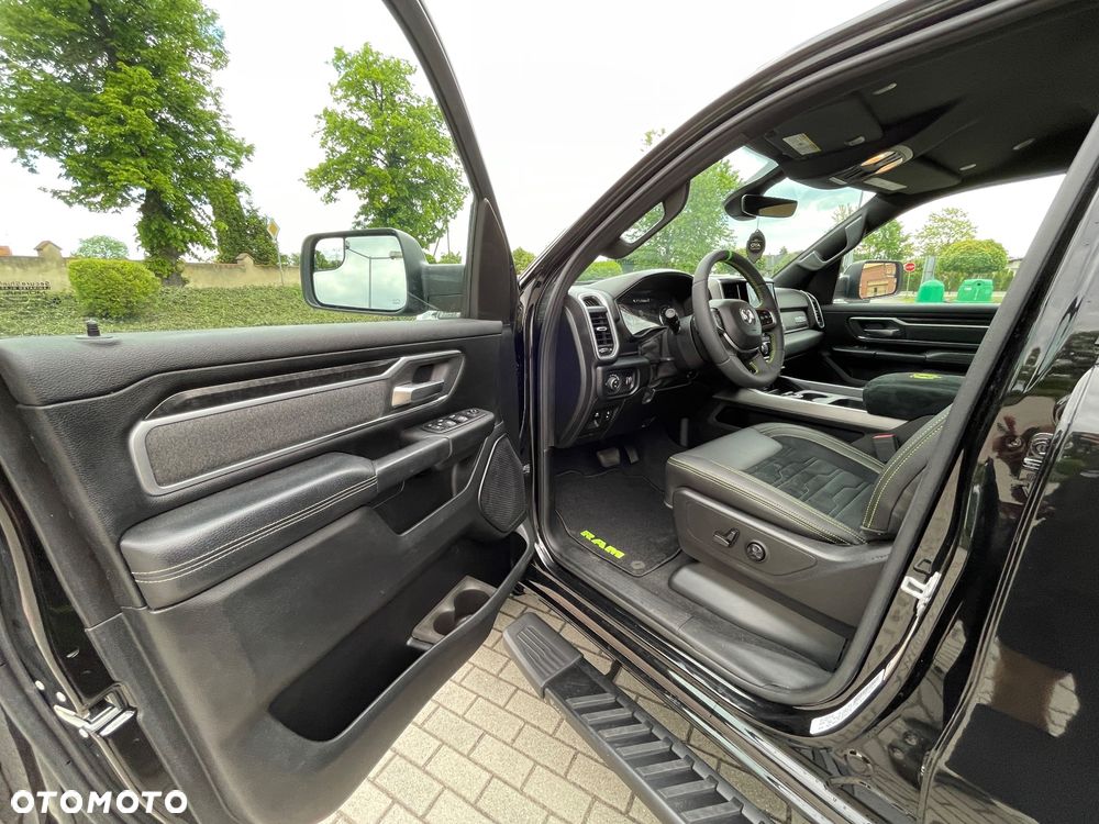 RAM 1500 5.7 Crew Cab Bighorn - 12
