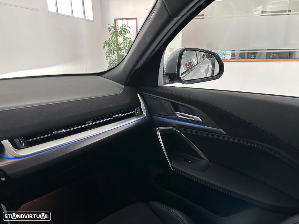 BMW iX2 eDrive20 Pack Desportivo M - 20