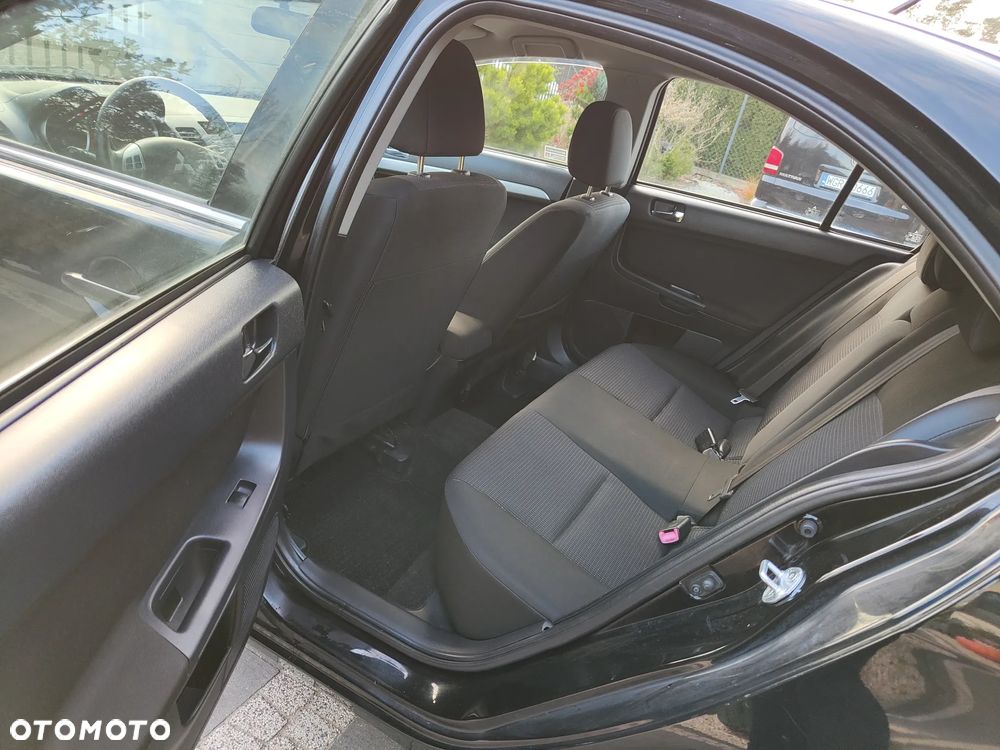 Mitsubishi Lancer 1.8 Intense - 30