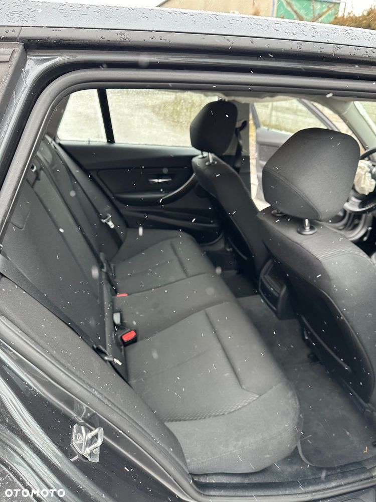 BMW Seria 3 - 32