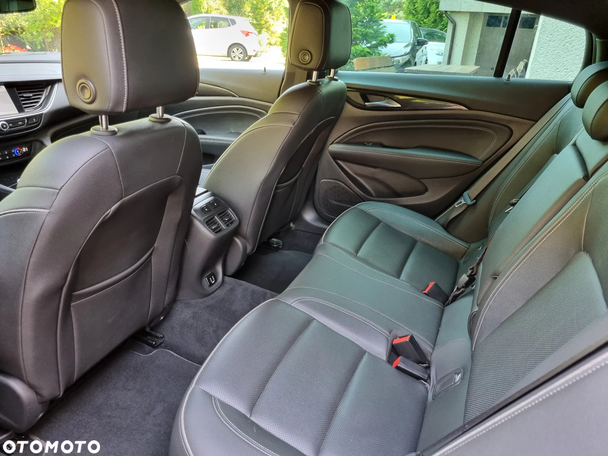 Opel Insignia 2.0 CDTI Exclusive S&S - 26