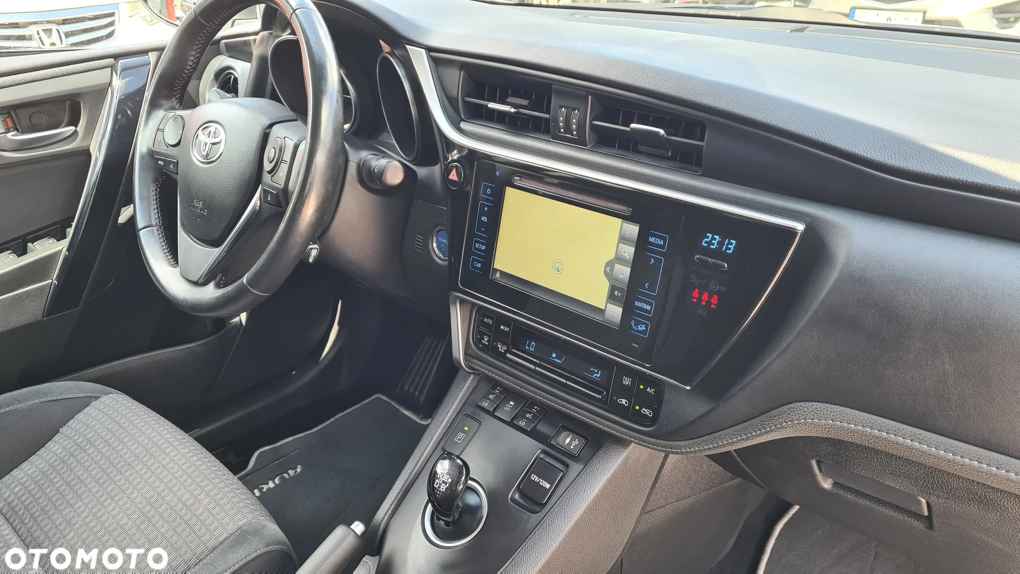Toyota Auris - 5
