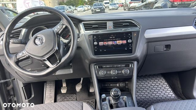 Volkswagen Tiguan - 12