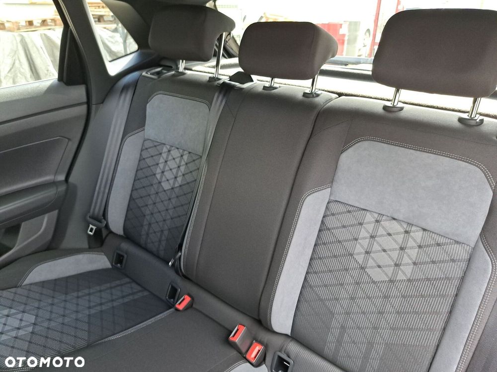 Volkswagen Polo - 17