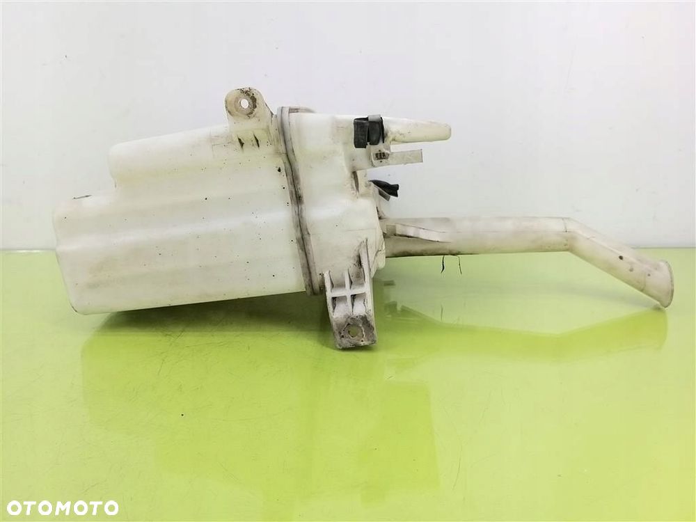 Zbiorniczek spryskiwaczy Toyota Corolla  E12 2001-2007 5DRZWI POMPKI KPL - 6