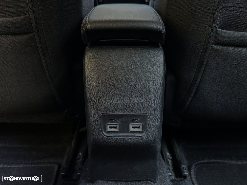 Peugeot e-2008 50 kWh Active Pack - 38
