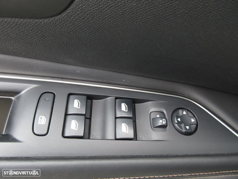 Peugeot 3008 1.6 BlueHDi GT Line EAT6 - 24