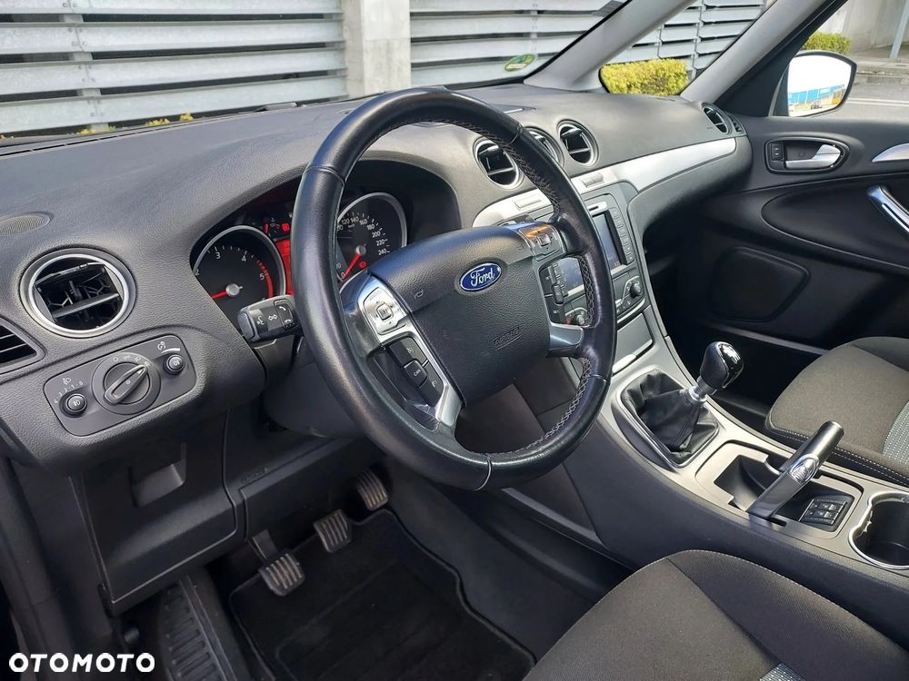 Ford Galaxy 2.0 TDCi Titanium - 32