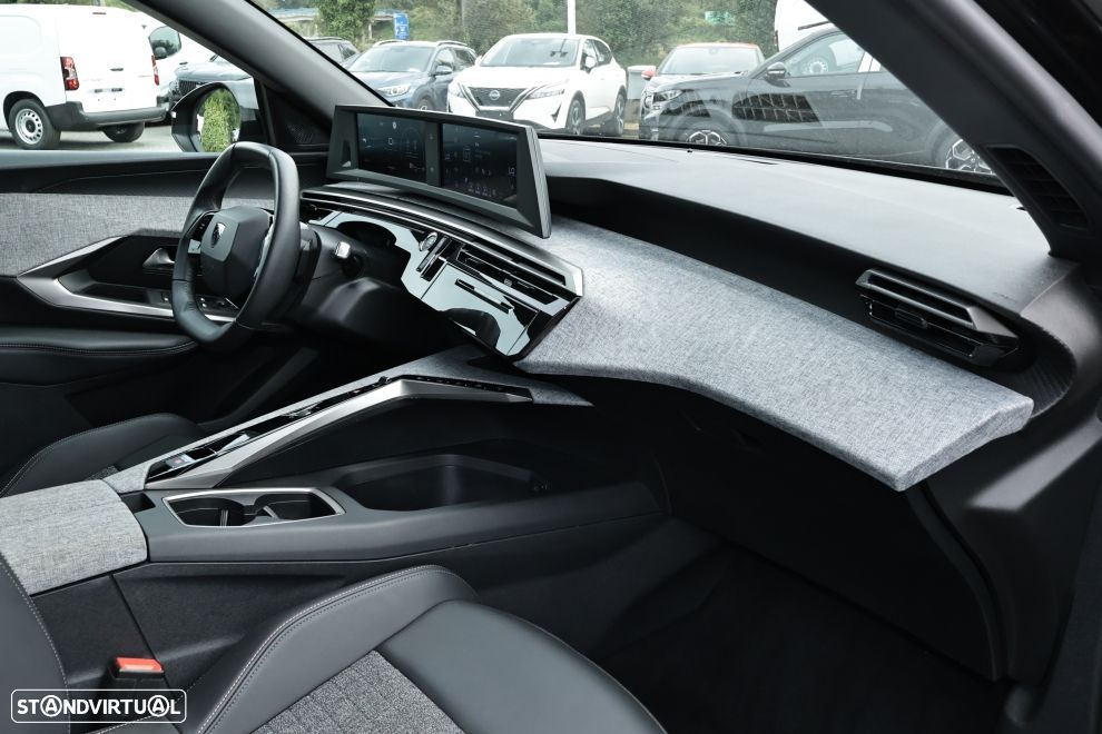 Peugeot 5008 1.2 Hybrid Allure e-DCS6 - 14