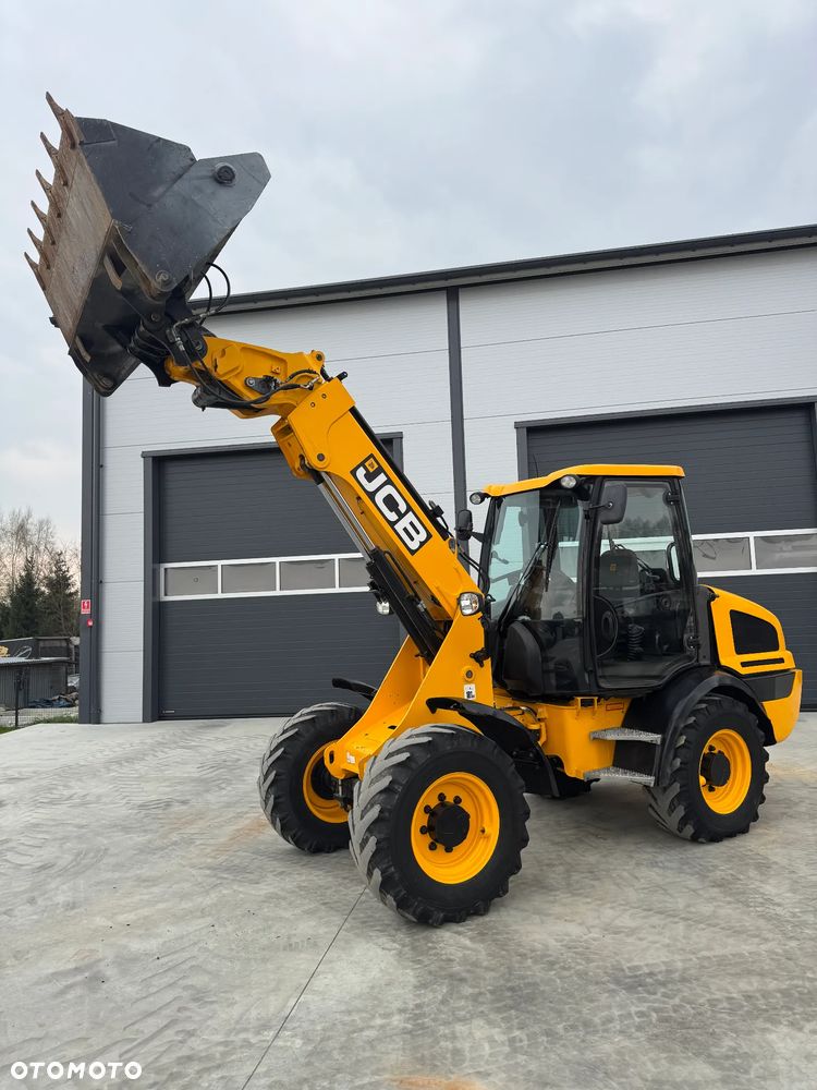 JCB ŁADOWARKA TELESKOPOWA TM220 T4A STAN JAK NOWY - 9