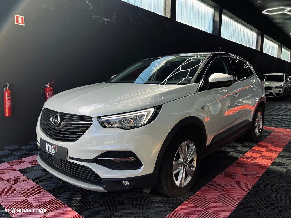 Opel Grandland X 1.2 T Business Edition - 3