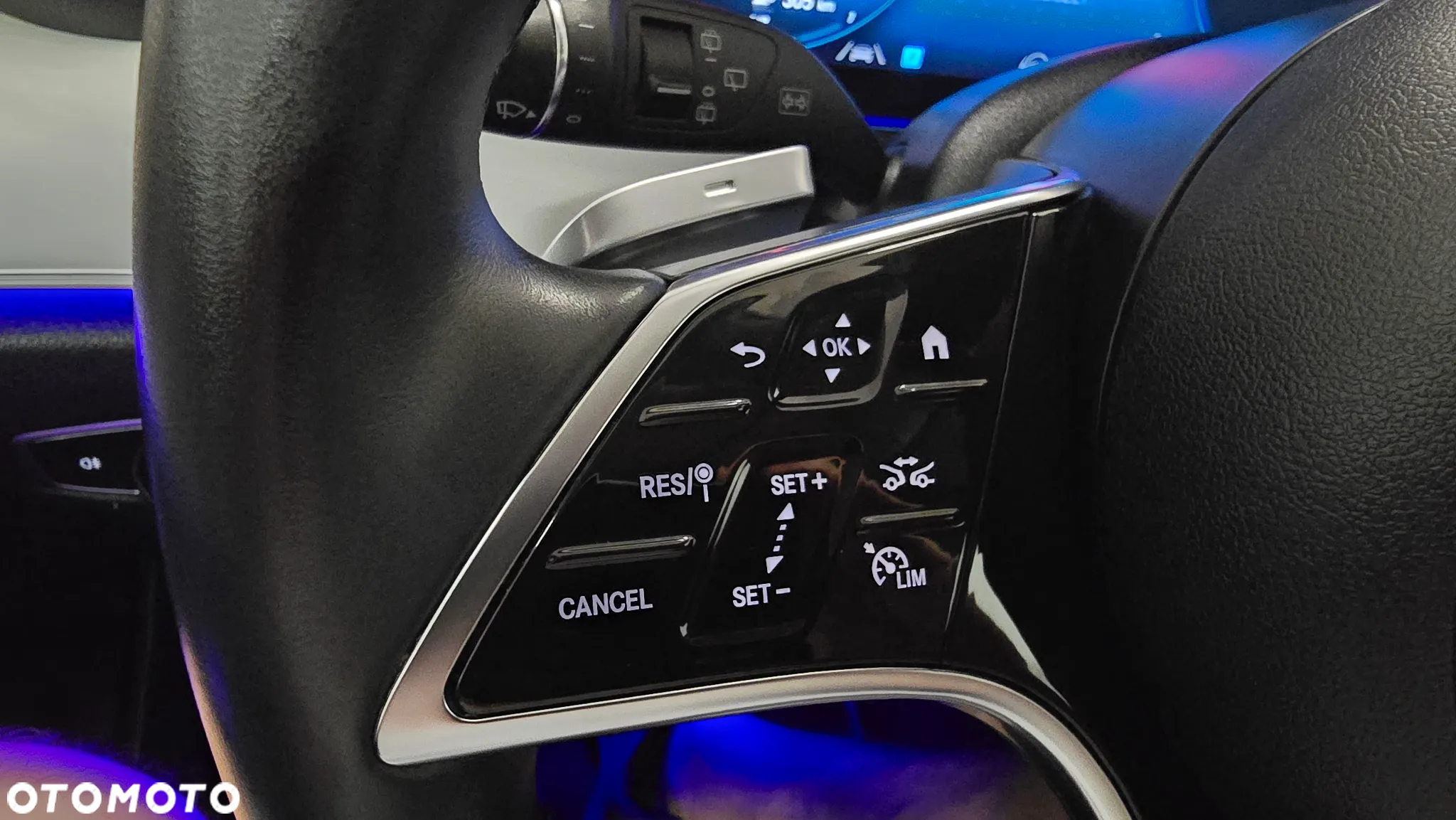 Mercedes-Benz Klasa E 300 de 4Matic T 9G-TRONIC Exclusive - 24