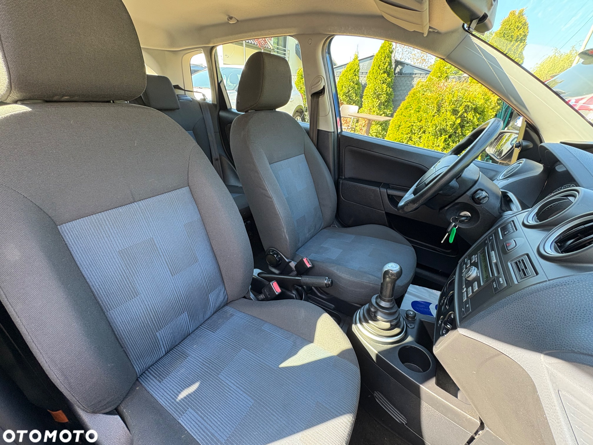 Ford Fiesta 1.4 Ambiente - 21