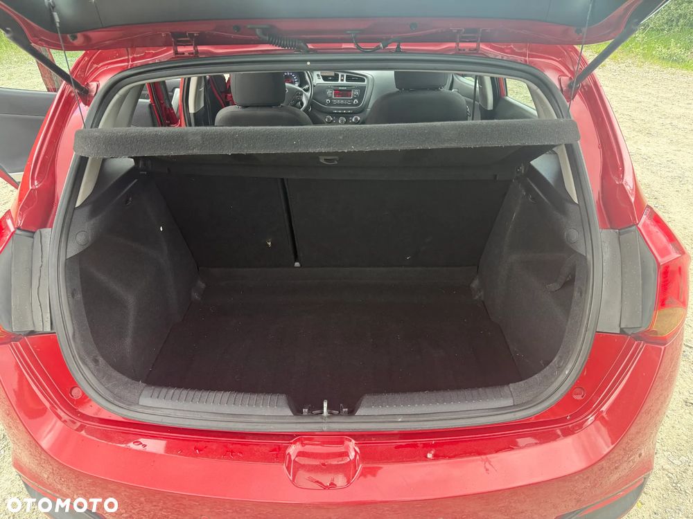 Kia Ceed 1.6 GDI L - 17