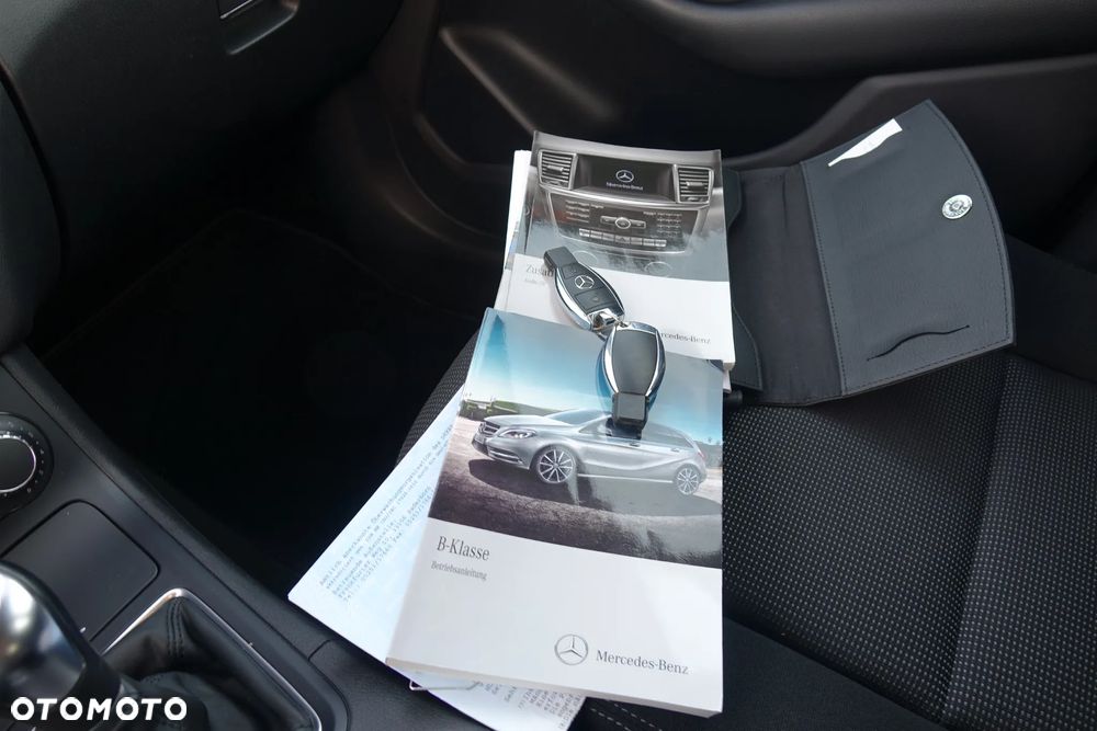 Mercedes-Benz Klasa B 180 - 24