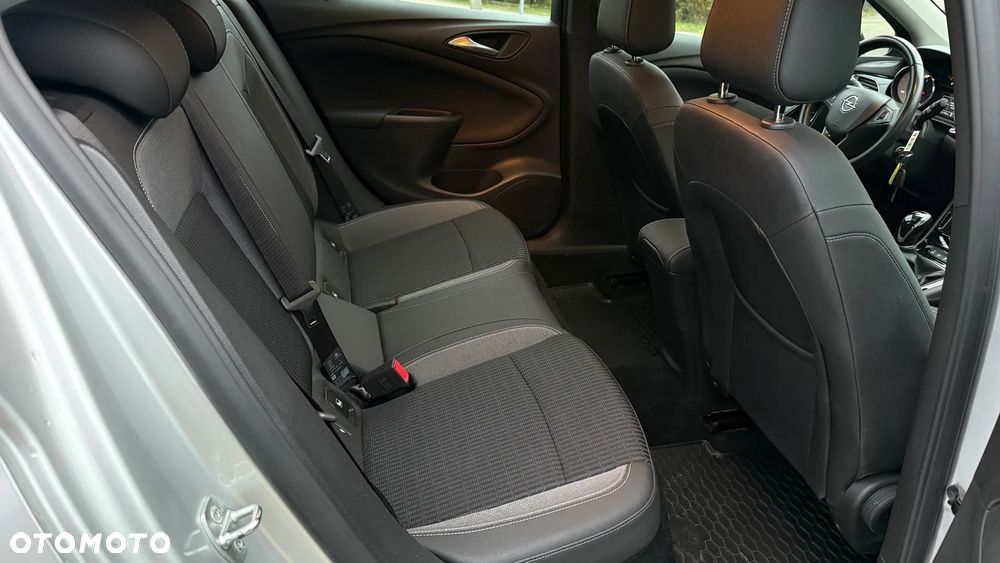 Opel Astra V 1.2 T Elegance S&S - 12