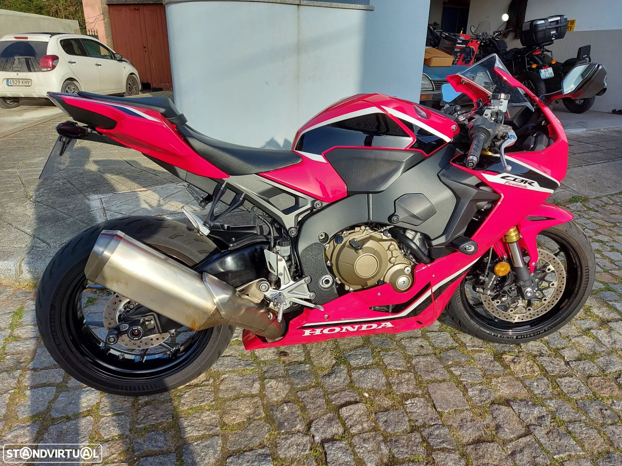 Honda CBR CBR1000RR Fireblade - 1