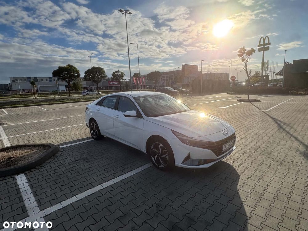 Hyundai Elantra 1.6 Executive - 3