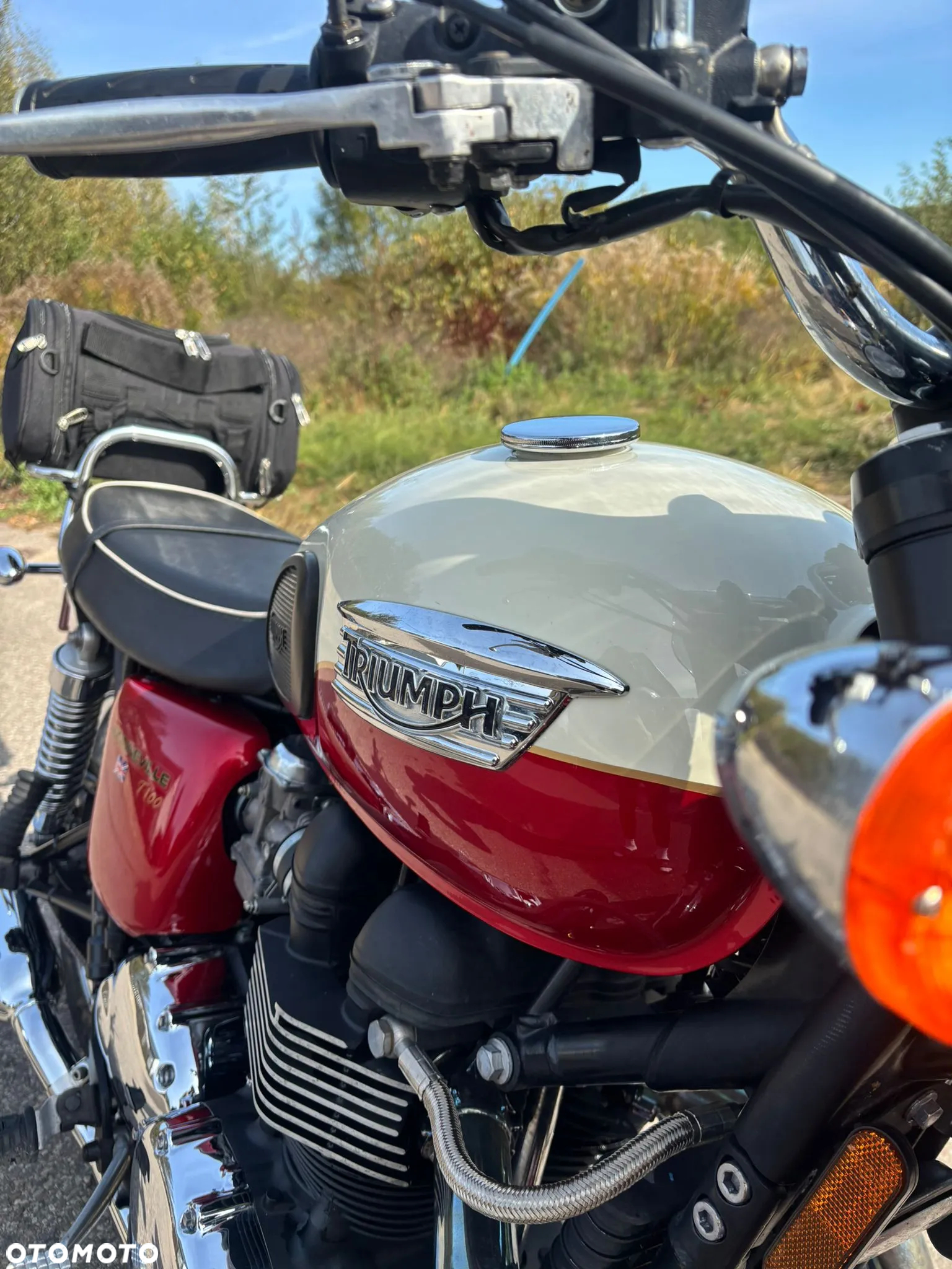 Triumph Bonneville - 22