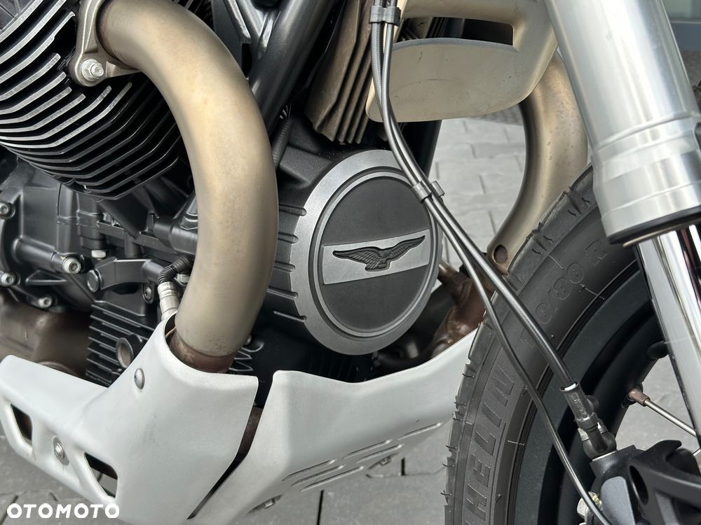 Moto Guzzi V85 - 19