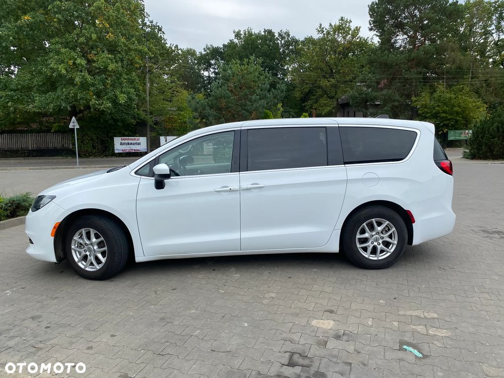 Chrysler Pacifica - 4