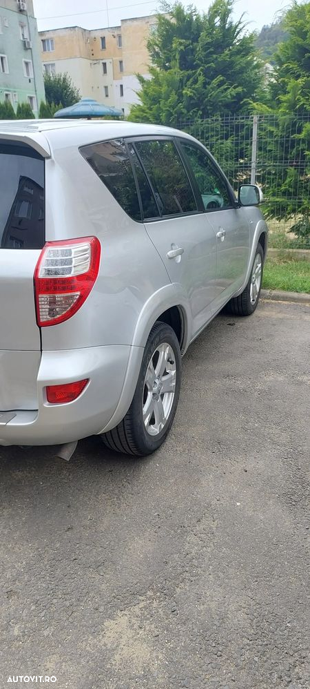 Toyota RAV4 2.2 D-4CAT 4WD Aut Luxury 18" - 13
