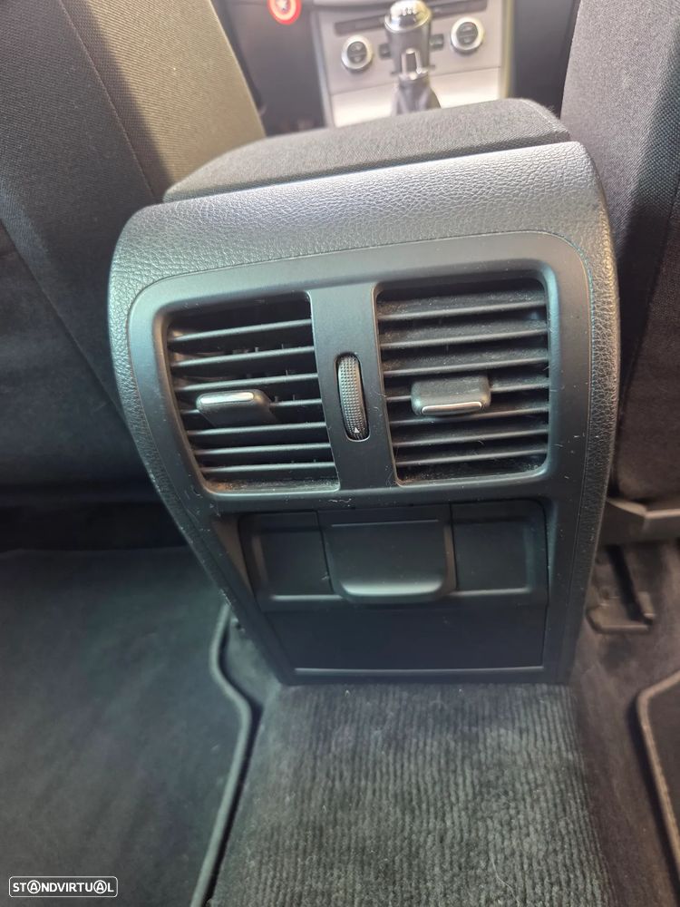 VW Passat 1.6 TDI Confortline - 18