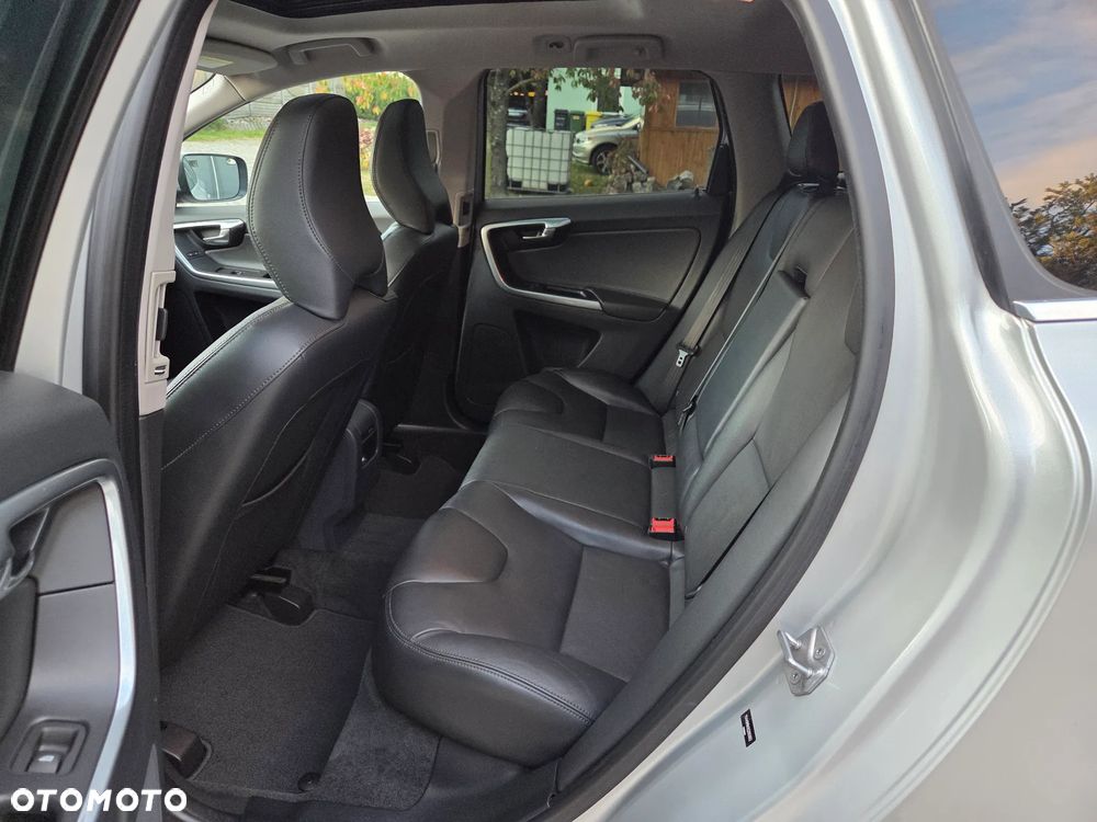 Volvo XC 60 T6 AWD Geartronic Summum - 13