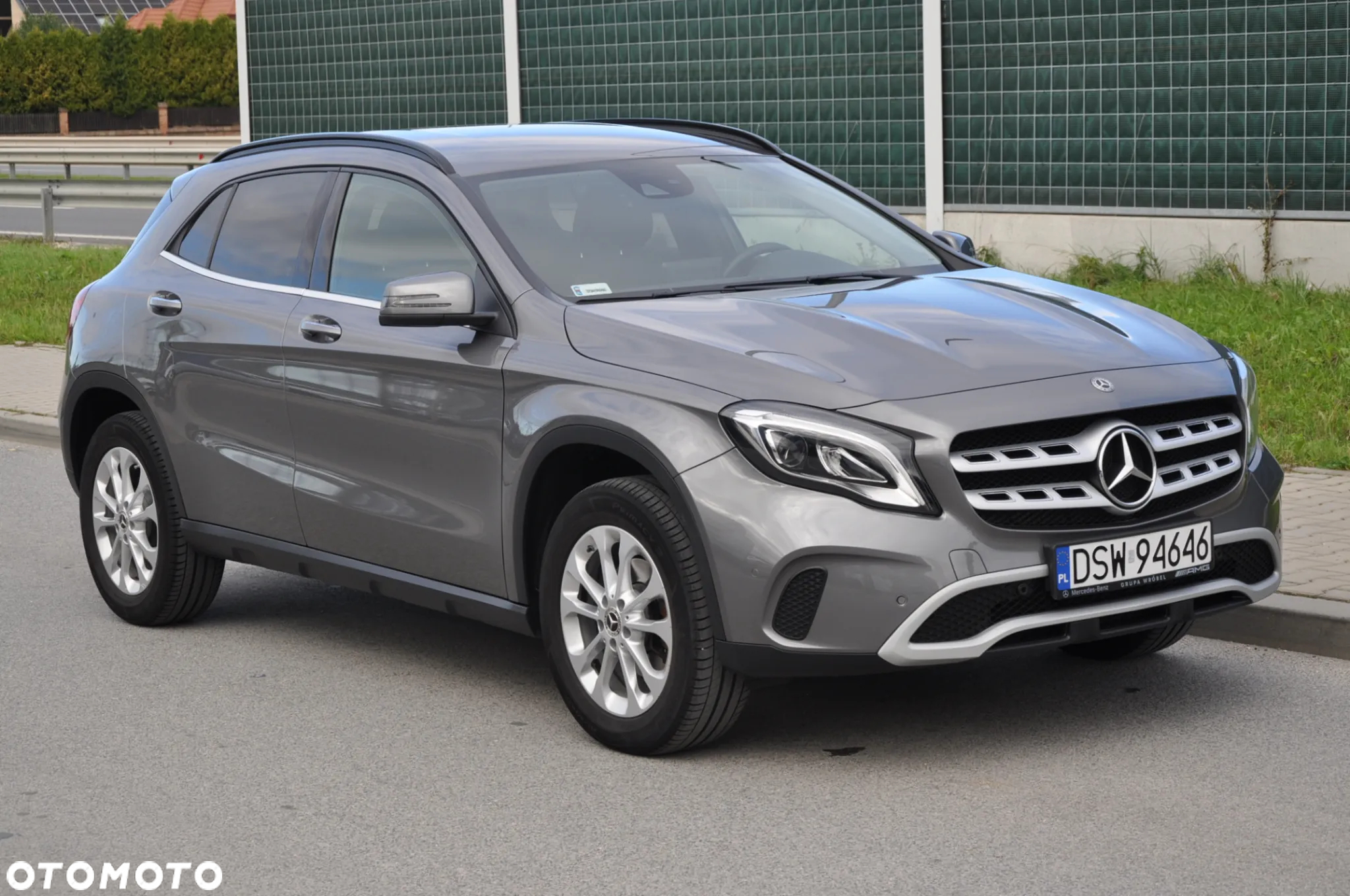 Mercedes-Benz GLA 180 7G-DCT - 36