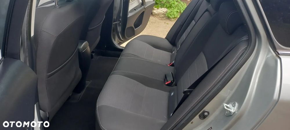 Toyota Avensis 1.8 Business Edition - 12