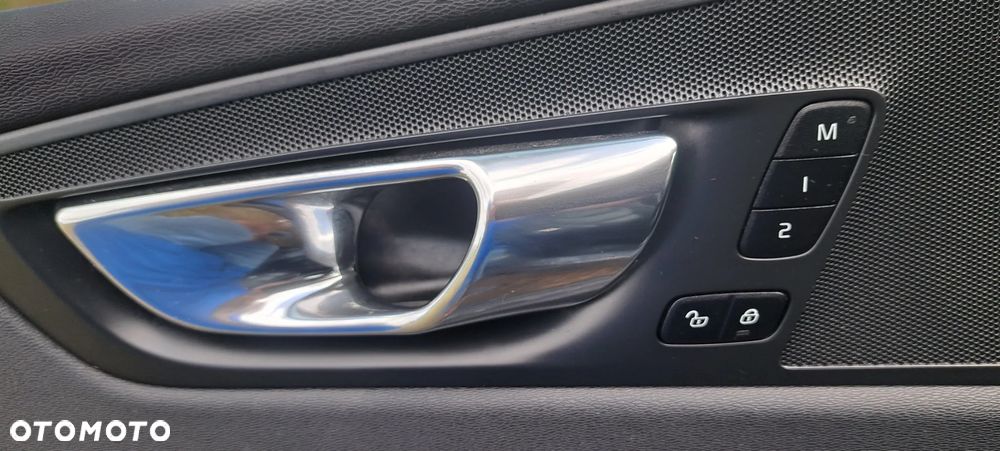 Volvo XC 60 T5 AWD Momentum - 17