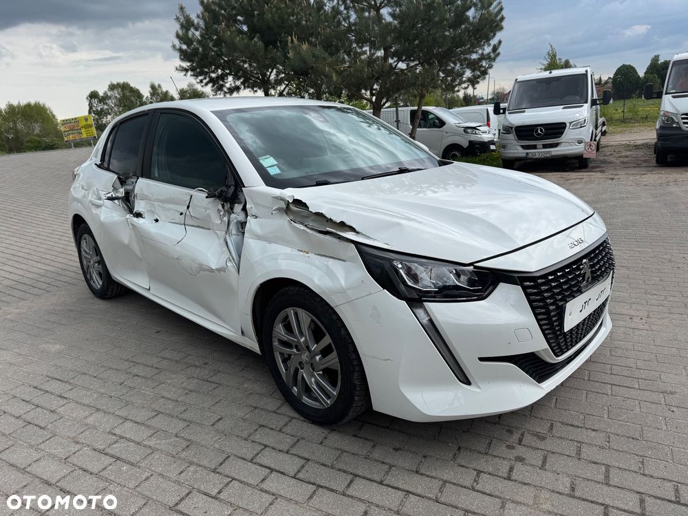 Peugeot 208 - 4