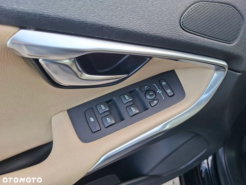 Volvo V40 D2 Momentum - 16