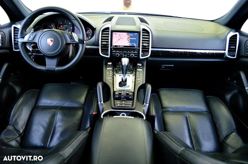 Porsche Cayenne - 4