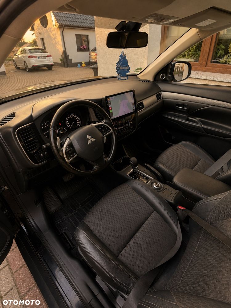 Mitsubishi Outlander 2.2 DID Intense + 4WD - 31