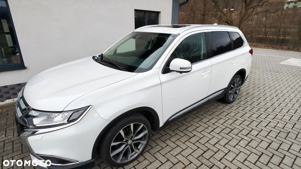 Mitsubishi Outlander 2.0 4WD CVT Diamant Edition+ - 4