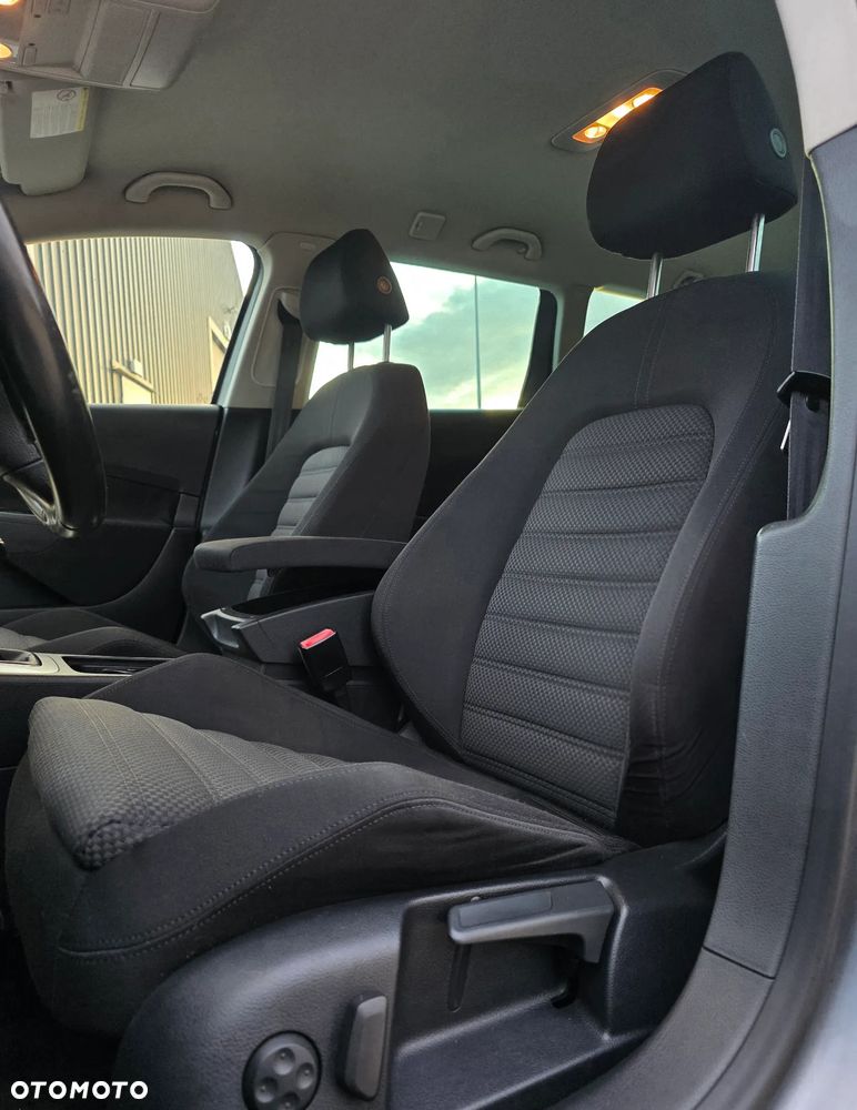 Volkswagen Passat 2.0 TDI DPF BlueMotion Technology Sportline - 12