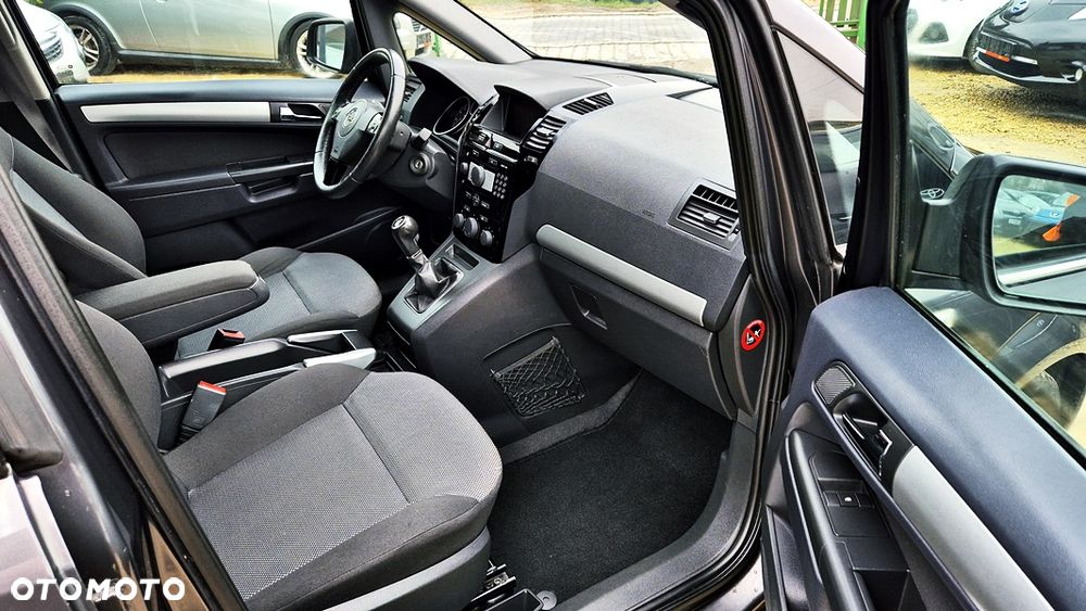 Opel Zafira 1.8 Cosmo EU5 - 36