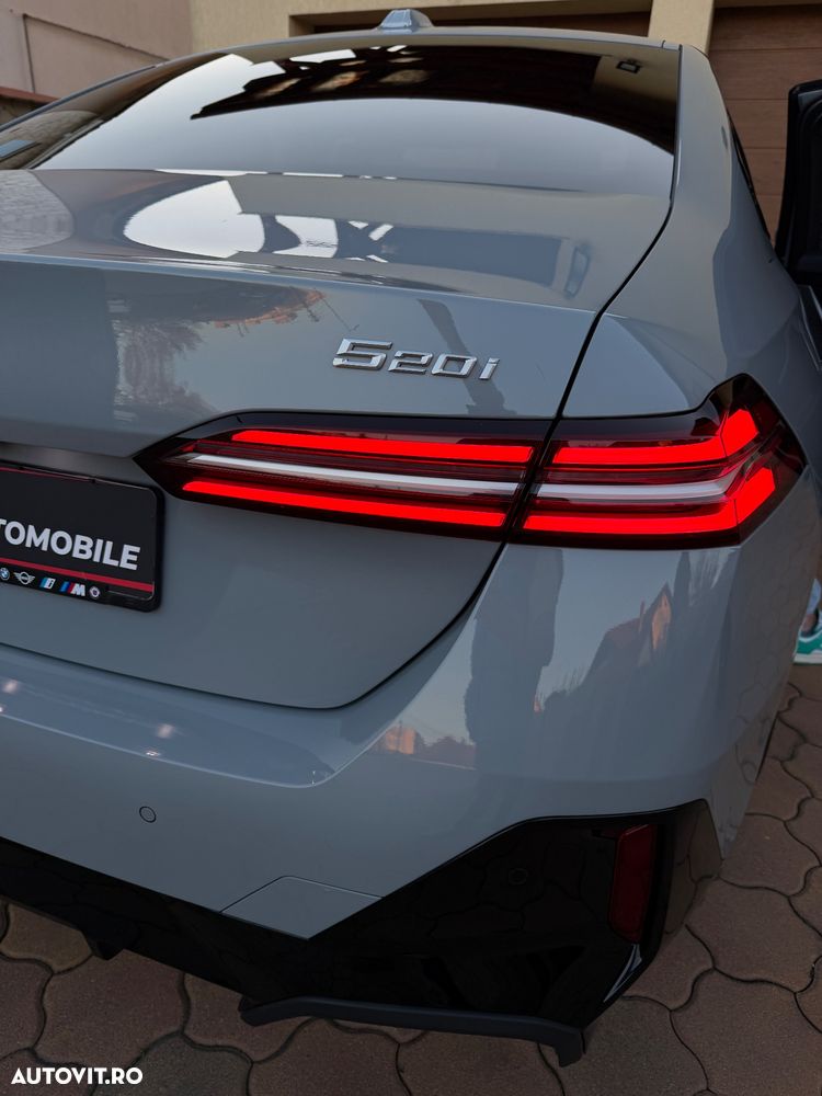 BMW Seria 5 520i Aut. - 32
