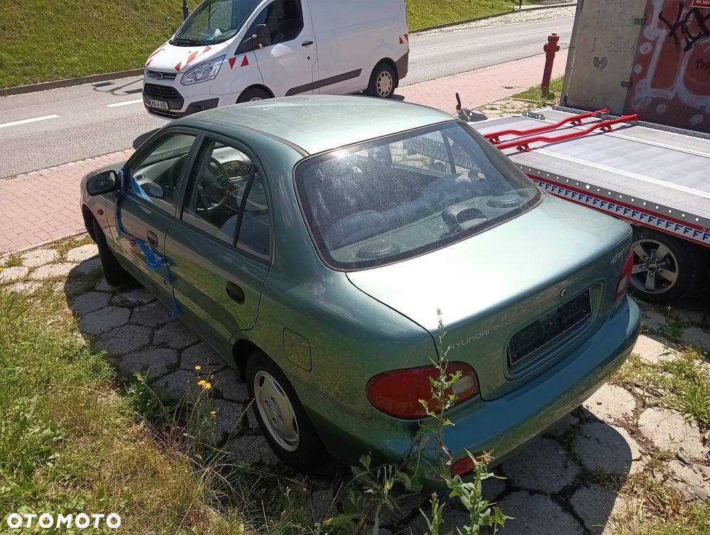 Hyundai Accent 1.3 GLS - 2