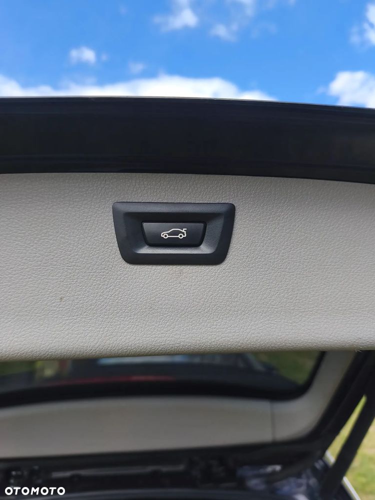 BMW Seria 3 ver-320d-efficient-dynamics-edition-luxury-line - 13