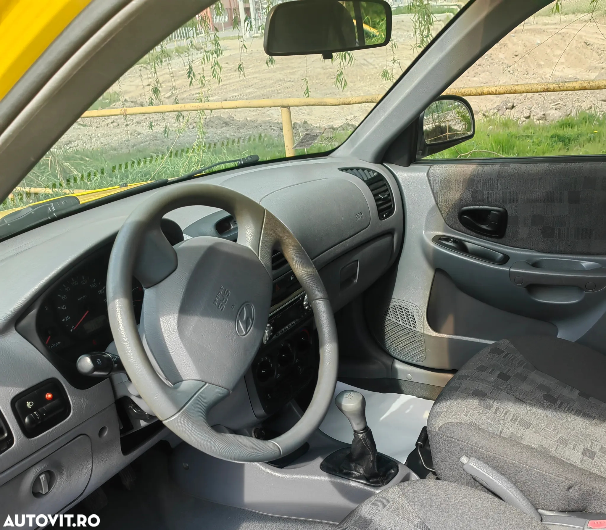 Hyundai Accent 1.3i - 2