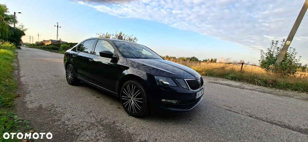 Skoda Octavia 2.0 TDI Ambition DSG - 1