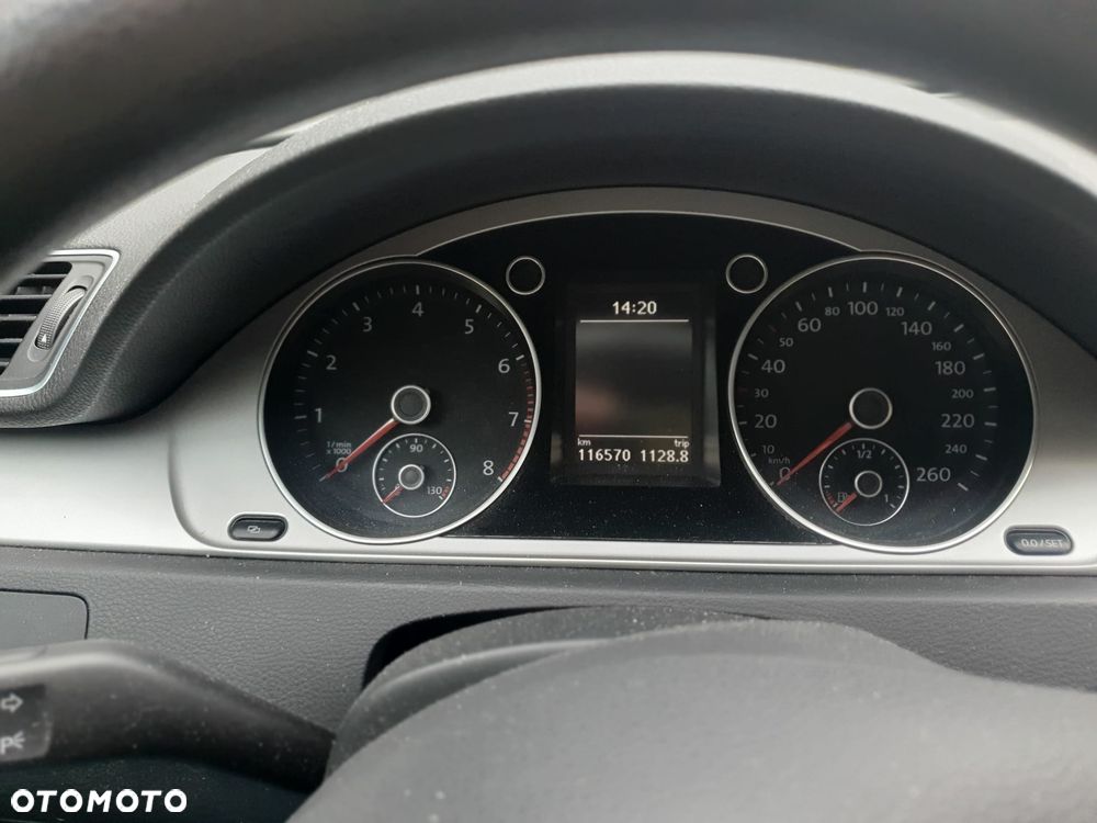 Volkswagen Passat 1.4 TSI BlueMotion Technology Exclusive - 4