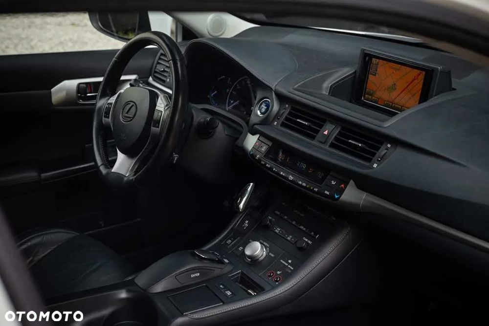 Lexus CT 200h Impression Line - 17